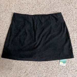 Large Halara Corduroy skirt with built in shorts